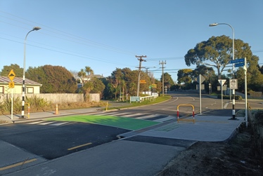 Poplar Ave dual crossing built, time to adapt