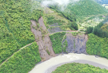 Council opts to re-open Ōtaki Gorge Rd at Blue Bluff