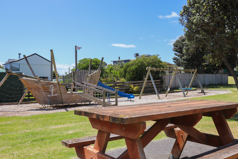 Dixie Street Reserve picnic and play area