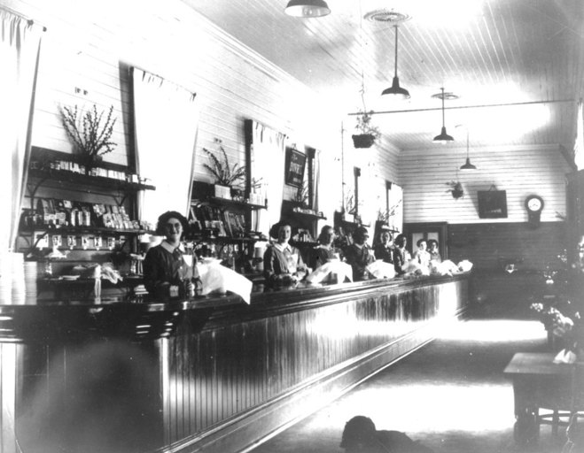 Paekākāriki Railway Station refreshment rooms circa 1940